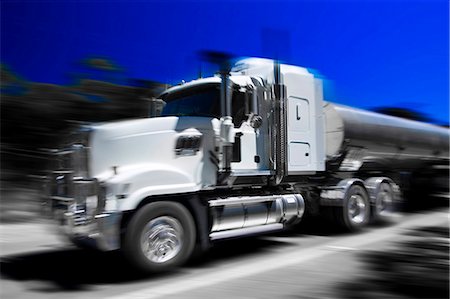 simsearch:614-06624830,k - Tanker truck on the Great Western Highway from Sydney to Adelaide, New South Wales, Australia Stock Photo - Rights-Managed, Code: 841-07201629