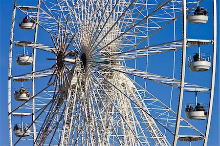 rotation - Place de la Concorde ferris wheel, La Grande Roue, Central Paris, France Stock Photo - Rights-Managed, Code: 841-07201800