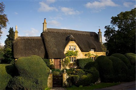 english thatched roof - Thatched cottage in Chipping Campden, Gloucestershire, United Kingdom Stock Photo - Rights-Managed, Code: 841-07201857