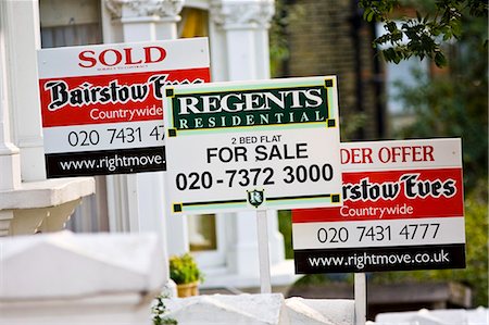 simsearch:693-03308239,k - For Sale signs, West Hampstead, London Stock Photo - Rights-Managed, Code: 841-07202062