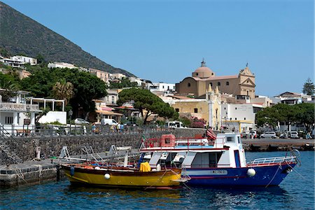 simsearch:841-06445552,k - Colourful wooden boats in Santa Marina, Salina Island, The Aeolian Islands, UNESCO World Heritage Site, off Sicily, Messina Province, Italy, Mediterranean, Europe Stock Photo - Rights-Managed, Code: 841-07202099
