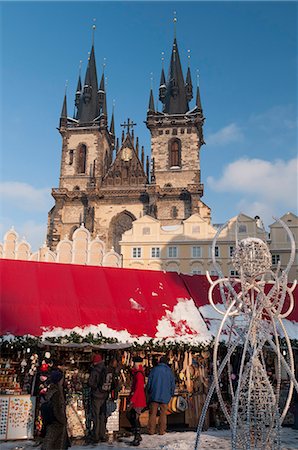 simsearch:841-06804846,k - Snow-covered Christmas Market and Tyn Church, Old Town Square, Prague, Czech Republic, Europe Stock Photo - Rights-Managed, Code: 841-07202227