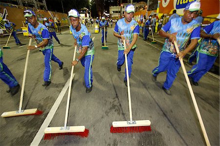 salvador - Street sweeping before the official opening of the Salvador carnival, Bahia, Brazil, South America Foto de stock - Con derechos protegidos, Código: 841-07202305
