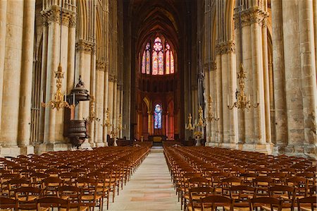 The gothic nave of Notre Dame de Reims cathedral, UNESCO World Heritage Site, Reims, Champagne-Ardenne, France, Europe Photographie de stock - Rights-Managed, Code: 841-07202671