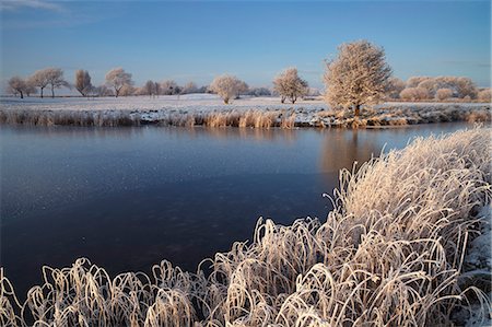 december - A beautiful hoar frost on a December afternoon at Bure Park in Great Yarmouth, Norfolk, England, United Kingdom, Europe Stock Photo - Rights-Managed, Code: 841-07457734