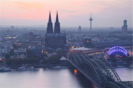 The city of Cologne and River Rhine at dusk, North Rhine-Westphalia, Germany, Europe Stock Photo - Rights-Managed, Code: 841-07524052