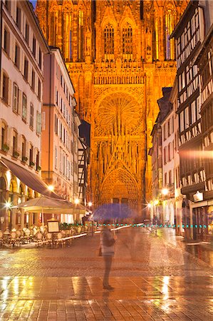 simsearch:841-06807735,k - Rain soaked streets in front of Strasbourg cathedral, Strasbourg, Bas-Rhin, Alsace, France, Europe Stock Photo - Rights-Managed, Code: 841-07524071