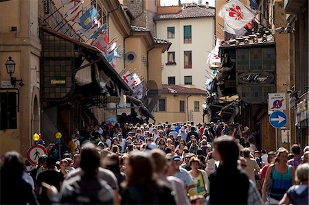 simsearch:841-07540886,k - Crowds cross the Ponte Vecchio from the north side of the River Arno, Florence, Tuscany, Italy Stock Photo - Rights-Managed, Code: 841-07540573