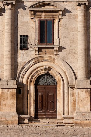 simsearch:841-07540569,k - Palazzo de Nobili Tarugi, Palace of the Tarugi Nobles, in Piazza Grande in Montepulciano, Val D'Orcia, Tuscany, Italy Stock Photo - Rights-Managed, Code: 841-07540603