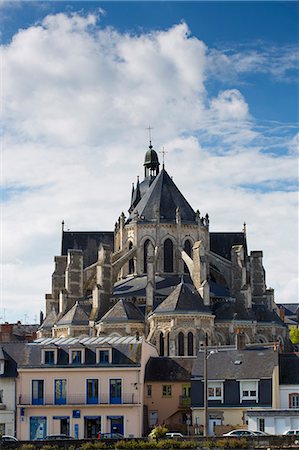 simsearch:841-07540886,k - Basilique Notre Dame, Basilica of Our Lady at Mayenne, France Stock Photo - Rights-Managed, Code: 841-07540735
