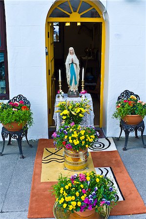 Shrine to the Blessed Virgin Mary for Catholic parade in Clifden, County Galway, Ireland Stock Photo - Rights-Managed, Code: 841-07540829