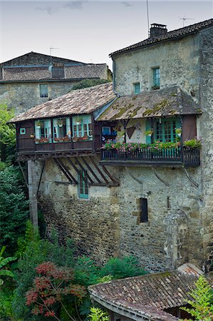 Traditional French quaint town of Castelmoron d'Albret in Bordeaux region, Gironde, France Stock Photo - Rights-Managed, Code: 841-07540878