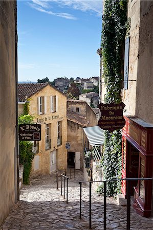 Cobbled street in traditional town of St Emilion, in the Bordeaux wine region of France Stock Photo - Rights-Managed, Code: 841-07540898