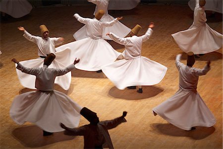 simsearch:841-05845843,k - Whirling Dervishes at the Dervishes Festival, Konya, Central Anatolia, Turkey, Asia Minor, Eurasia Stock Photo - Rights-Managed, Code: 841-07541005