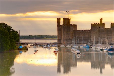 simsearch:841-07589927,k - Caernarfon Castle, UNESCO World Heritage Site, Caernarfon, Gwynedd, Wales, United Kingdom, Europe Stock Photo - Rights-Managed, Code: 841-07590482