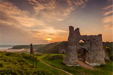 remains - Pennard Castle, overlooking Three Cliffs Bay, Gower, Wales, United Kingdom, Europe Foto de stock - Con derechos protegidos, Código: 841-07653185