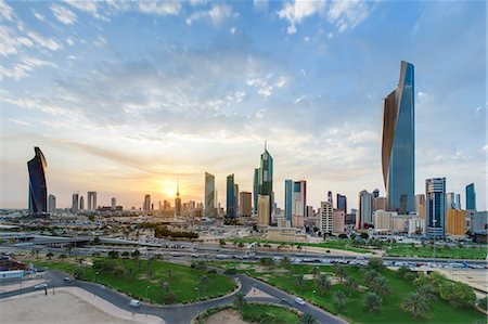 Elevated view of the modern city skyline and central business district, Kuwait City, Kuwait, Middle East Photographie de stock - Rights-Managed, Code: 841-07653280