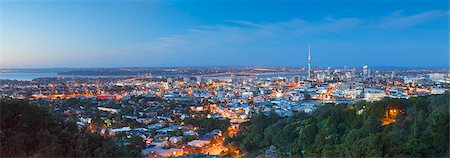 simsearch:841-07653114,k - View of Auckland from Mount Eden at dusk, Auckland, North Island, New Zealand, Pacific Stock Photo - Rights-Managed, Code: 841-07653339