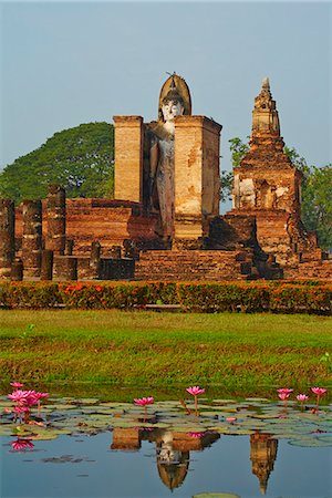 simsearch:841-06503106,k - Wat Mahatat, Sukhothai Historical Park, UNESCO World Heritage Site, Sukhothai, Thailand, Southeast Asia, Asia Stock Photo - Rights-Managed, Code: 841-07673515