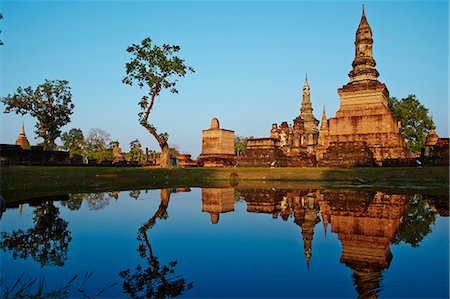 simsearch:841-06503106,k - Wat Mahatat, Sukhothai Historical Park, UNESCO World Heritage Site, Sukhothai, Thailand, Southeast Asia, Asia Stock Photo - Rights-Managed, Code: 841-07673522