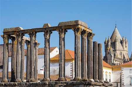 Roman temple of Diana in front of the Santa Maria Cathedral, Evora, UNESCO World Heritage Site, Alentejo, Portugal, Europe Stock Photo - Rights-Managed, Code: 841-07781916