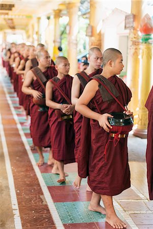 simsearch:841-05845843,k - Meal time at Kha Khat Wain Kyaung monastery, Bago, Myanmar (Burma), Asia Stock Photo - Rights-Managed, Code: 841-07782232