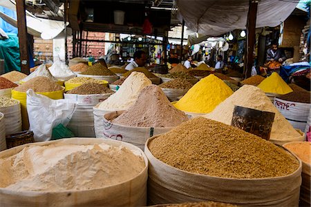 simsearch:841-06804846,k - Spice market in the Old Town, UNESCO World Heritage Site, Sanaa, Yemen, Middle East Stock Photo - Rights-Managed, Code: 841-07782947