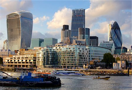 swiss re tower - Buildings in the Financial district of the City of London, London, England, United Kingdom, Europe Stock Photo - Rights-Managed, Code: 841-07914005