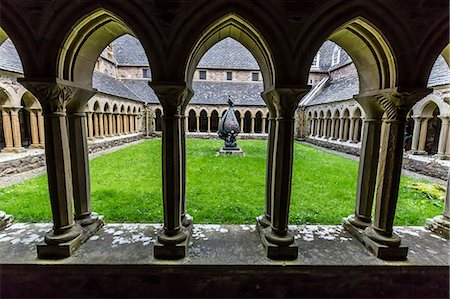 stone scotland - View of the inner courtyard at the Iona Abbey on Iona Island, western Outer Hebrides, Scotland, United Kingdom, Europe Photographie de stock - Rights-Managed, Code: 841-07913658