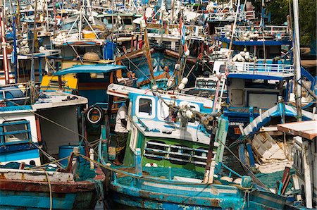 ethnicity in sri lanka - Fishing boats at Negombo lagoon, Negombo, Sri Lanka, Asia Stock Photo - Rights-Managed, Code: 841-07913921