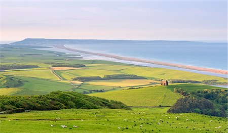 simsearch:841-07783086,k - St. Catherine's Chapel and rolling countryside with views beyond to Chesil Beach and the Isle of Portland, Dorset, England, United Kingdom, Europe Foto de stock - Con derechos protegidos, Código: 841-08031449