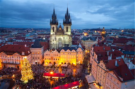 simsearch:841-07673469,k - Overview of the Christmas Market and the Church of Our Lady of Tyn on the Old Town Square, UNESCO World Heritage Site, Prague, Czech Republic, Europe Stock Photo - Rights-Managed, Code: 841-08101709