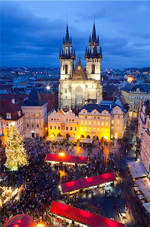 simsearch:841-07673469,k - Overview of the Christmas Market and the Church of Our Lady of Tyn on the Old Town Square, UNESCO World Heritage Site, Prague, Czech Republic, Europe Stock Photo - Rights-Managed, Code: 841-08101710
