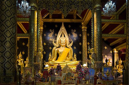 simsearch:841-06446692,k - The sacred Phra Buddha Chinnarat Buddha in the temple of Wat Phra Si Rattana Mahathat Woramahawihan (Wat Yai) in Phitsanulok, Thailand, Southeast Asia, Asia Stock Photo - Rights-Managed, Code: 841-08101757
