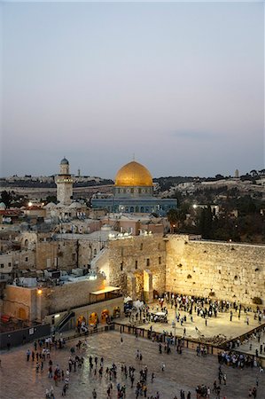 View over the Western Wall (Wailing Wall) and the Dome of the Rock Mosque, UNESCO World Heritage Site, Jerusalem, Israel, Middle East Stock Photo - Rights-Managed, Code: 841-08101900