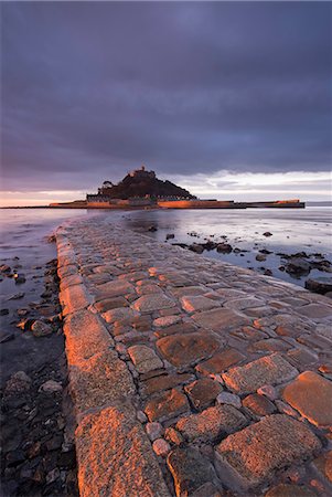 simsearch:841-06449661,k - First light of day in winter on the stone causeway leading to St. Michaels Mount, Marazion, Cornwall, England, United Kingdom, Europe Foto de stock - Con derechos protegidos, Código: 841-08101996