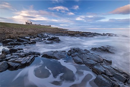 simsearch:841-06449661,k - Rocky shores below Dunstanburgh Castle, Craster, Northumberland, England, United Kingdom, Europe Foto de stock - Con derechos protegidos, Código: 841-08101999