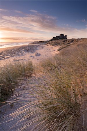 simsearch:841-06449661,k - Sunrise over Bamburgh Castle, Northumberland, England, United Kingdom, Europe Foto de stock - Con derechos protegidos, Código: 841-08102000