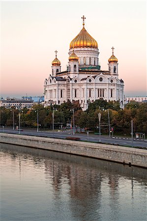 simsearch:841-07673469,k - Cathedral of Christ the Saviour and Moskva River, Moscow, Russia, Europe Stock Photo - Rights-Managed, Code: 841-08211678