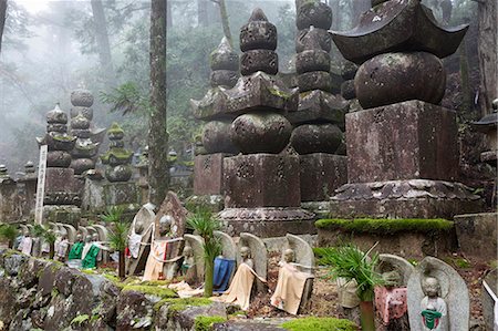 sculptures - Buddhist cemetery of Oku-no-in, Koyasan (Koya-san), Kansai, Japan, Asia Stock Photo - Rights-Managed, Code: 841-08211804