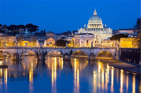 rome - St. Peter's Basilica, the River Tiber and Ponte Sant'Angelo at night, Rome, Lazio, Italy, Europe Stock Photo - Rights-Managed, Code: 841-08211822