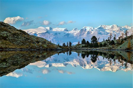 simsearch:841-07082113,k - Sunrise on Mount Rosa seen from Lac Blanc, Natural Park of Mont Avic, Aosta Valley, Graian Alps, Italy, Europe Stock Photo - Rights-Managed, Code: 841-08220842