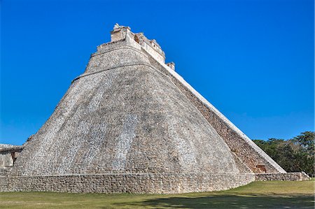 simsearch:841-06806879,k - Pyramid of the Magician, Uxmal, Mayan archaeological site, UNESCO World Heritage Site, Yucatan, Mexico, North America Stock Photo - Rights-Managed, Code: 841-08244245