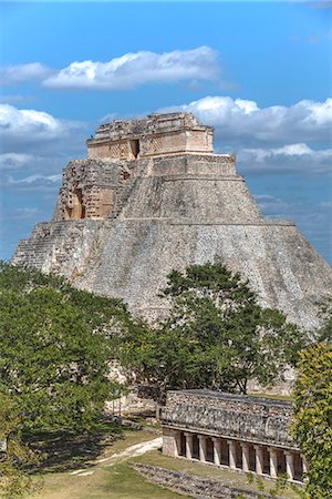 simsearch:841-06806879,k - Columns Building in the foreground, and Pyramid of the Magician beyond, Uxmal, Mayan archaeological site, UNESCO World Heritage Site, Yucatan, Mexico, North America Stock Photo - Rights-Managed, Code: 841-08244259