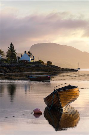 simsearch:841-08244166,k - Dawn view of Plockton and Loch Carron near the Kyle of Lochalsh in the Scottish Highlands, Scotland, United Kingdom, Europe Stock Photo - Rights-Managed, Code: 841-08244269