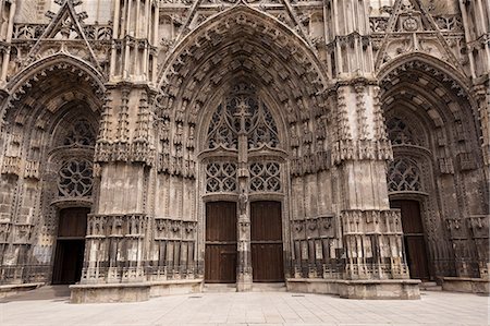 simsearch:841-07084298,k - The west front of the cathedral of Saint Gatien in Tours, Indre-et-Loire, Centre, France, Europe Stock Photo - Rights-Managed, Code: 841-08240180