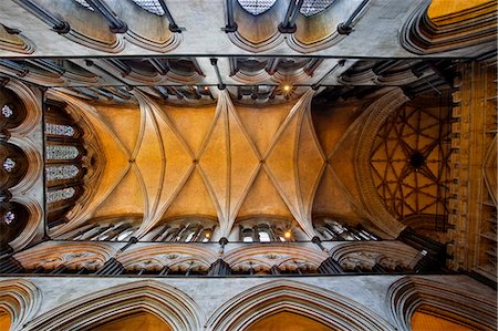 simsearch:841-08240211,k - A detail of the ceiling in Salisbury Cathedral, Salisbury, Wiltshire, England, United Kingdom, Europe Photographie de stock - Rights-Managed, Code: 841-08240211