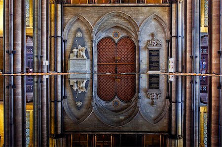 simsearch:841-08240211,k - Looking across the still waters of the font in Salisbury Cathedral, Salisbury, Wiltshire, England, United Kingdom, Europe Photographie de stock - Rights-Managed, Code: 841-08240224
