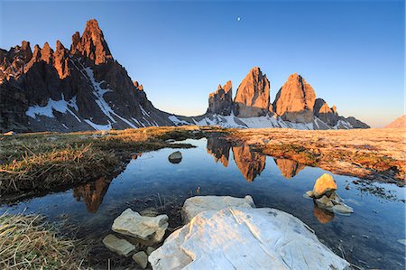 point du jour - Dawn illuminates the Three peaks of Lavaredo and Mount Paterno, Sesto, Dolomites, Trentino-Alto Adige, Italy, Europe Photographie de stock - Rights-Managed, Code: 841-08279087