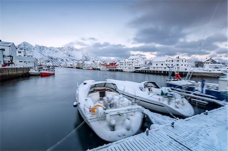 simsearch:841-08244166,k - The typical fishing village of Henningsvaer surrounded by snow capped mountains and the cold sea, Lofoten Islands, Arctic, Norway, Scandinavia, Europe Stock Photo - Rights-Managed, Code: 841-08357399